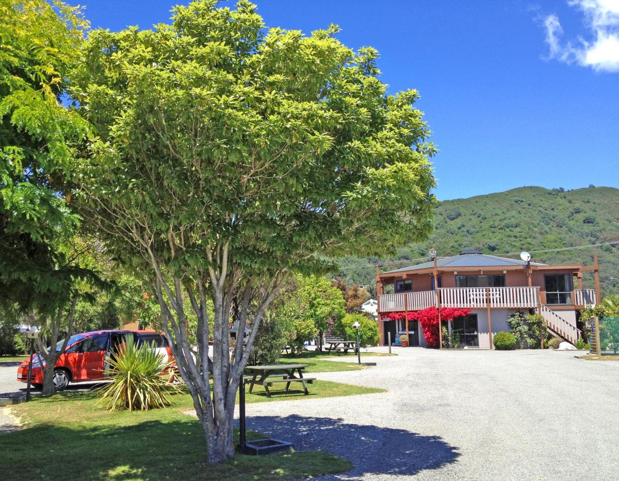 Picton Campervan Park 외부 사진